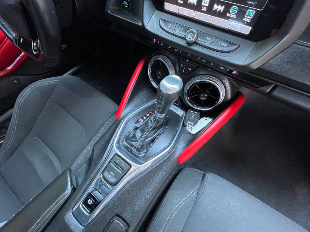 2018 Chevrolet Camaro Image 16