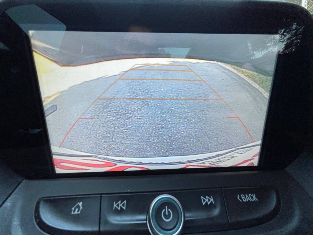 2018 Chevrolet Camaro Image 18