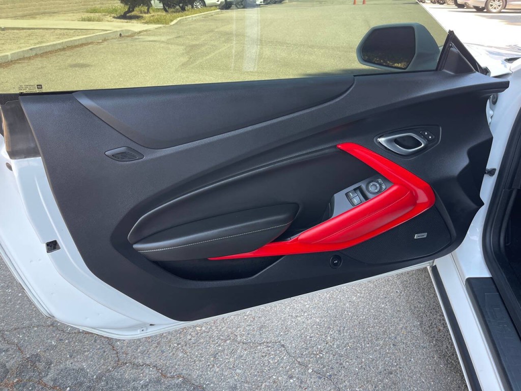 2018 Chevrolet Camaro Image 21