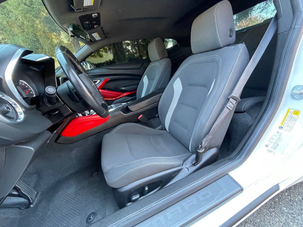 2018 Chevrolet Camaro Image 29