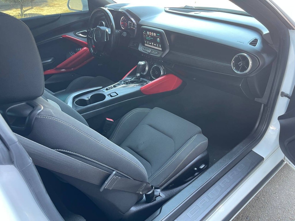 2018 Chevrolet Camaro Image 30