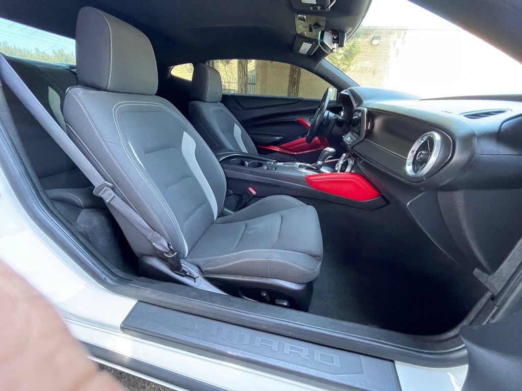 2018 Chevrolet Camaro Image 31