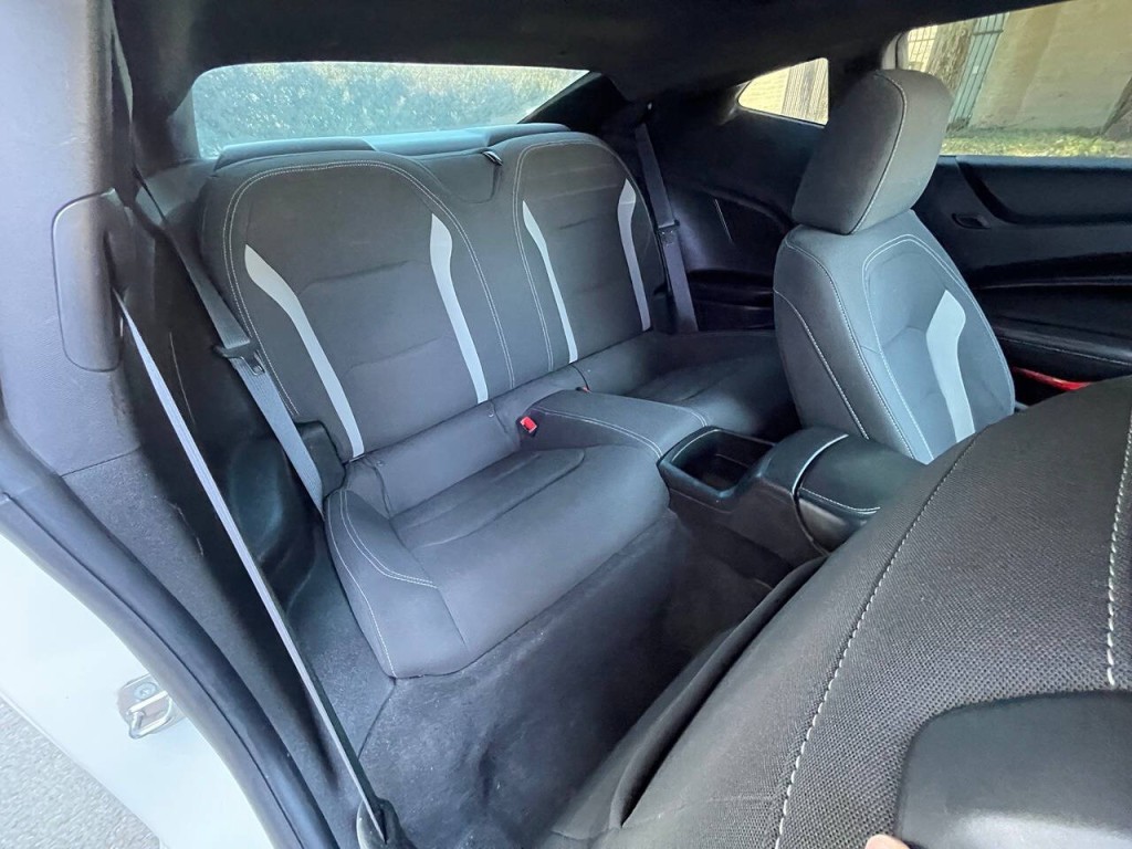 2018 Chevrolet Camaro Image 32