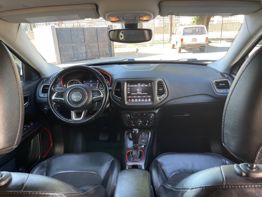 2020 Jeep Compass Image 18