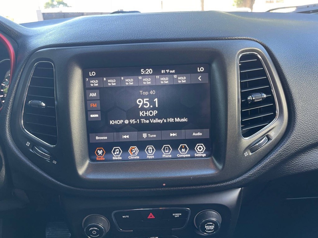 2020 Jeep Compass Image 19