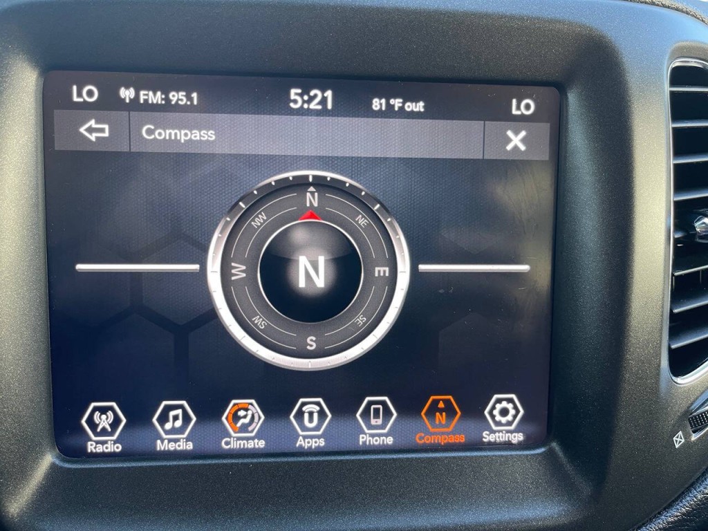 2020 Jeep Compass Image 36