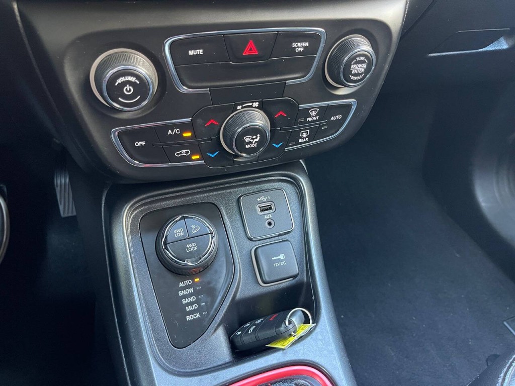 2020 Jeep Compass Image 38