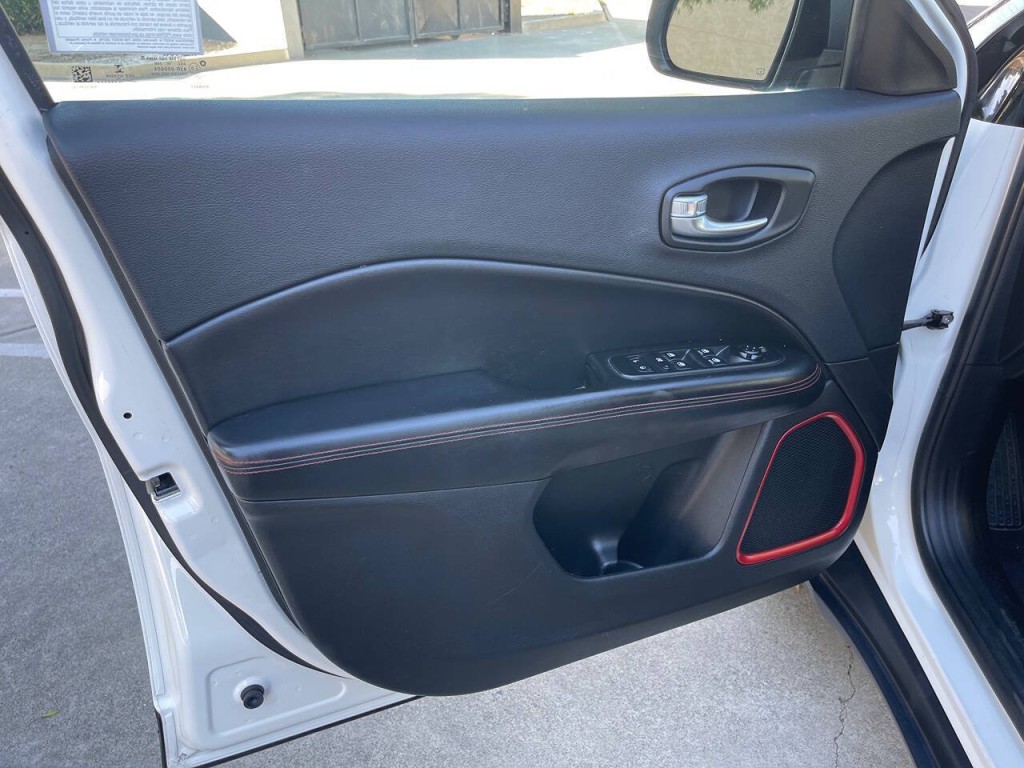 2020 Jeep Compass Image 39