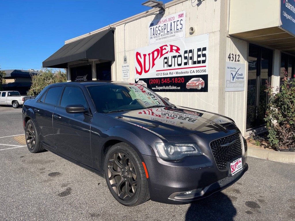 2016 Chrysler 300 Image 25