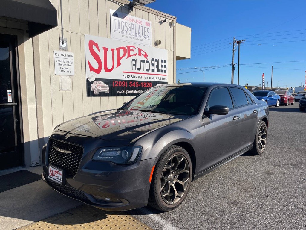 2016 Chrysler 300 Image 26