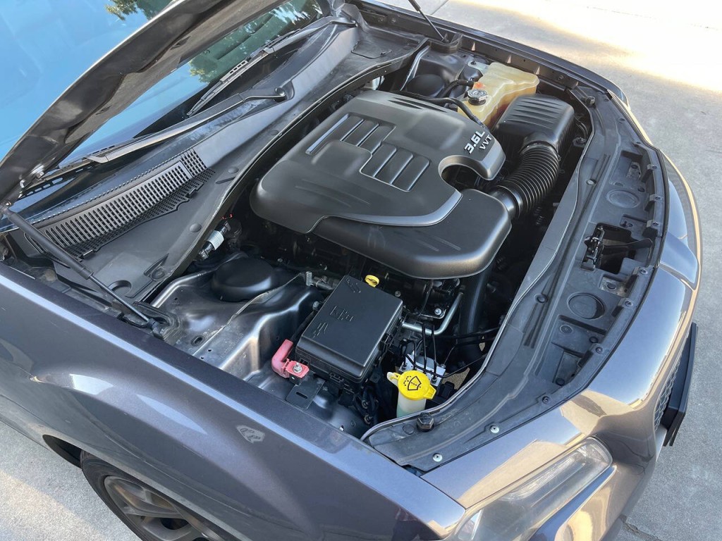 2016 Chrysler 300 Image 43