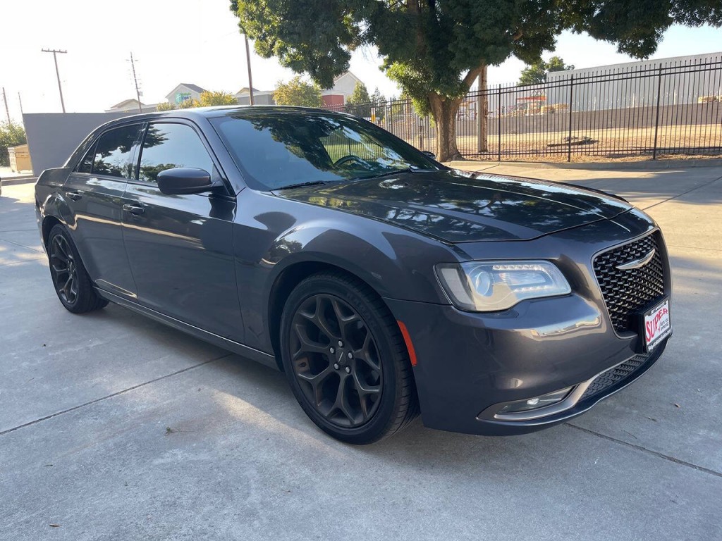 2016 Chrysler 300 Image 53