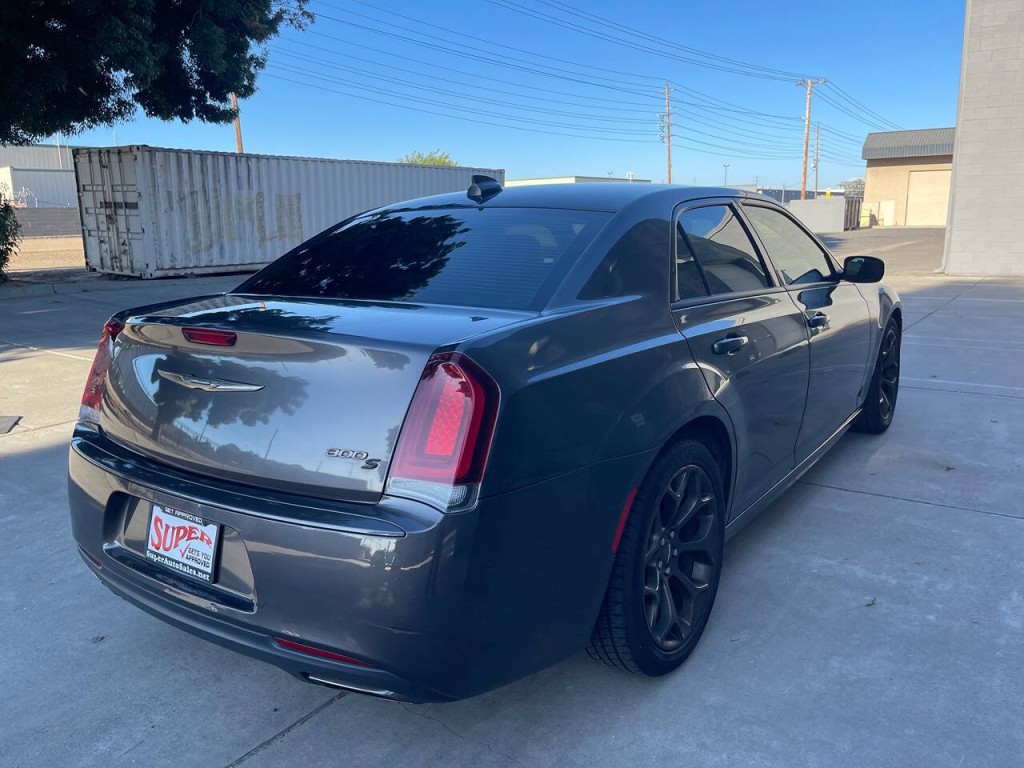2016 Chrysler 300 Image 54