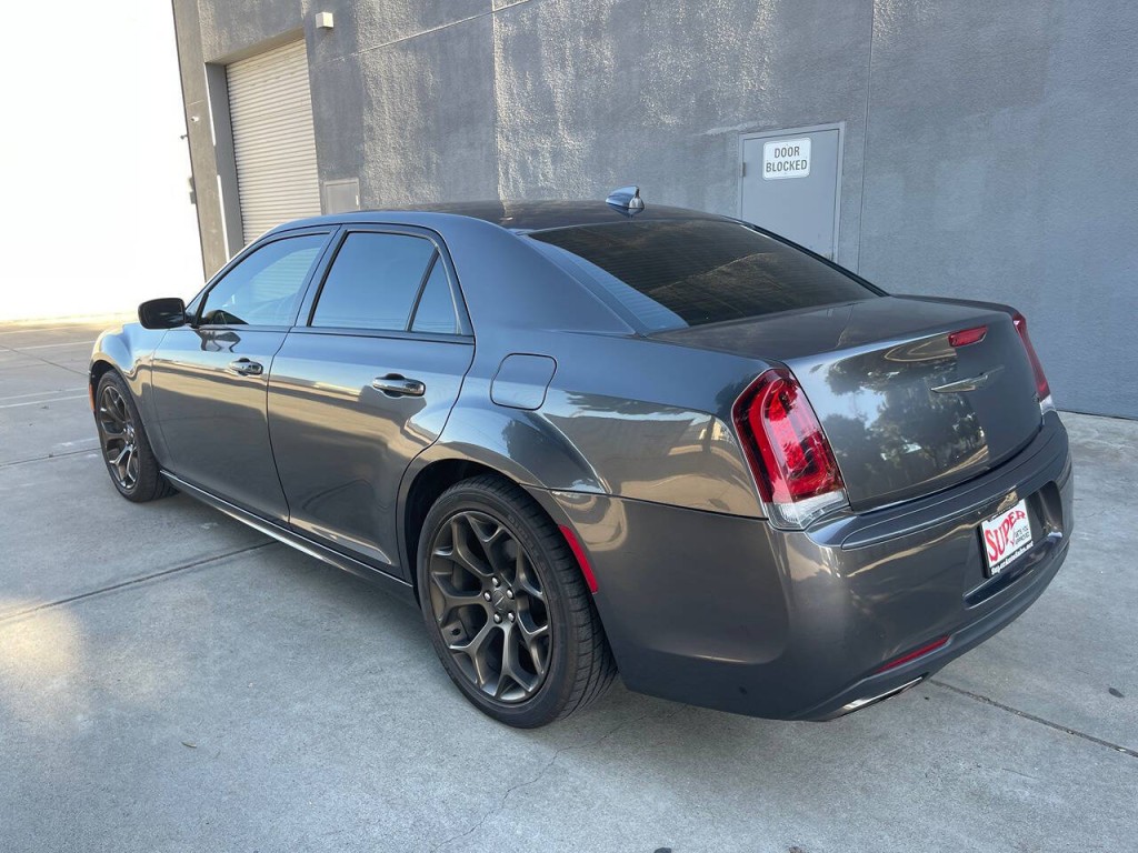 2016 Chrysler 300 Image 56
