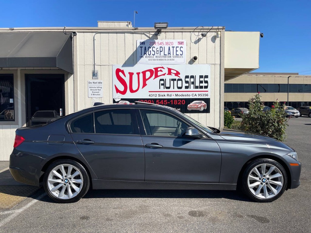 2012 BMW 3 Series Image 8