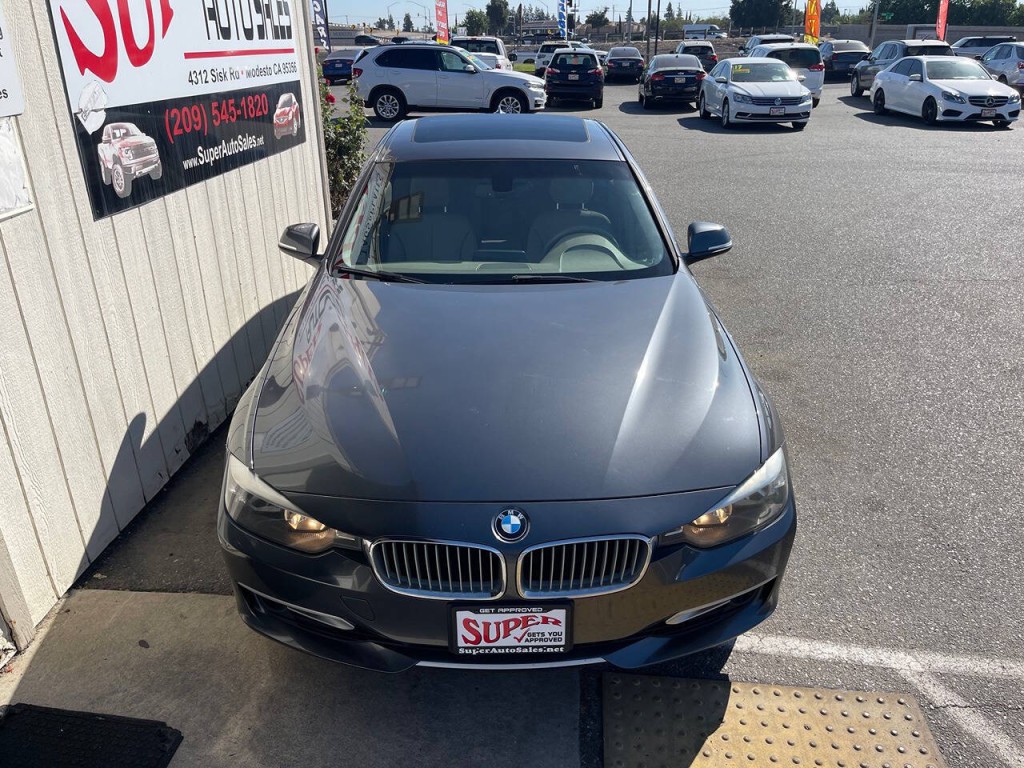 2012 BMW 3 Series Image 25