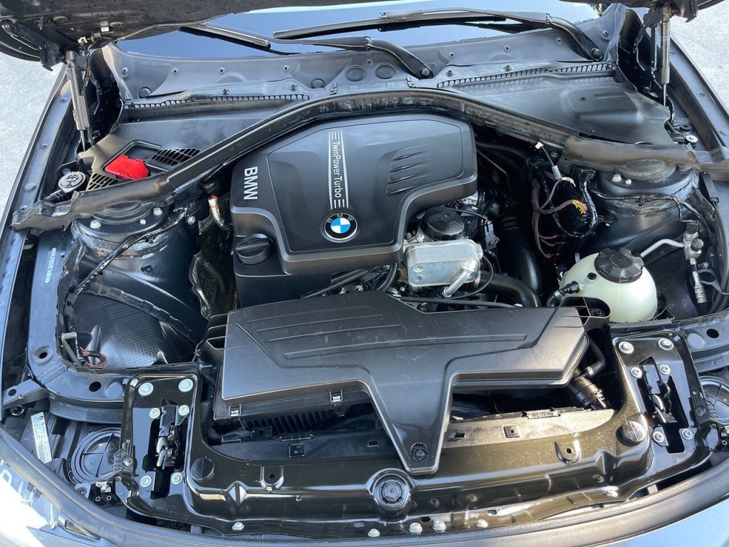 2012 BMW 3 Series Image 40