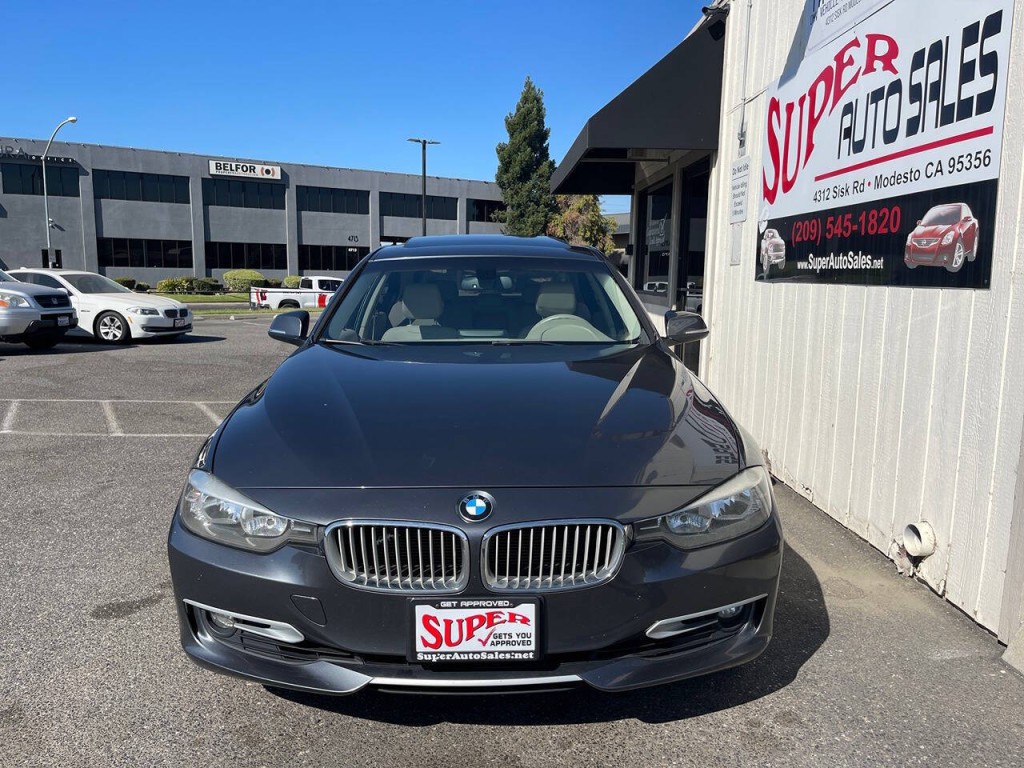 2012 BMW 3 Series Image 3