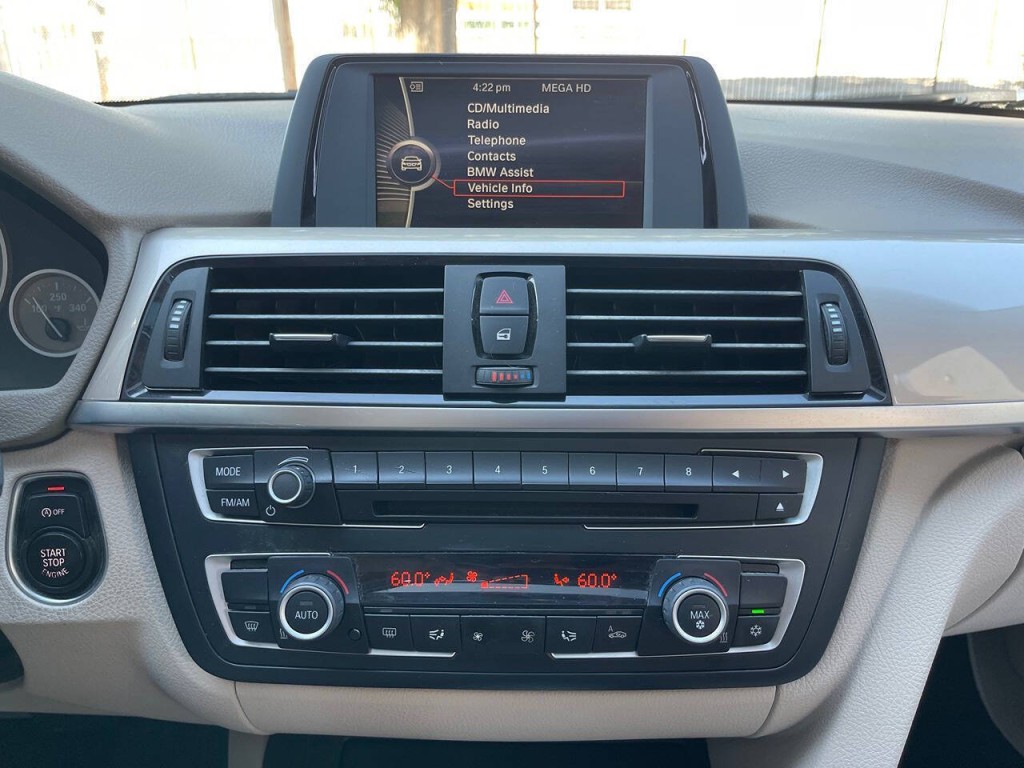 2012 BMW 3 Series Image 18