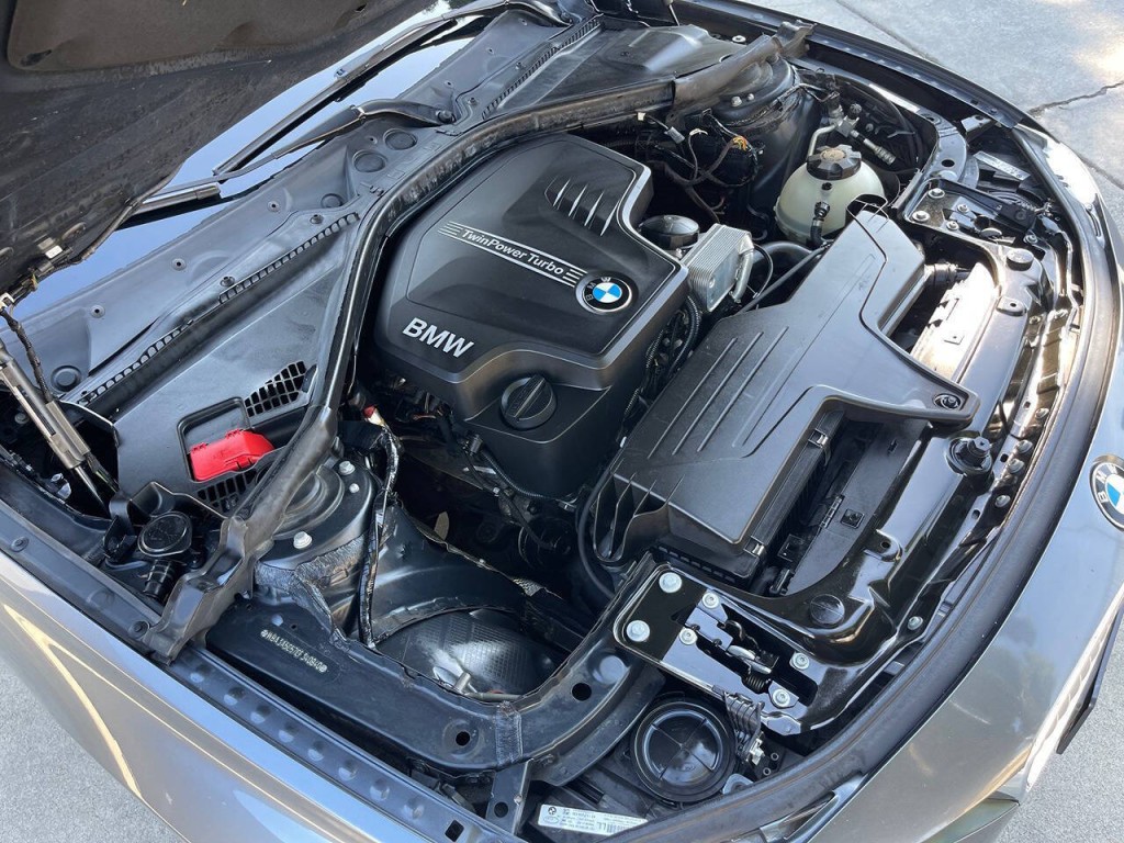 2012 BMW 3 Series Image 38