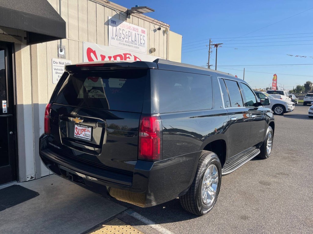 2016 Chevrolet Suburban Image 10