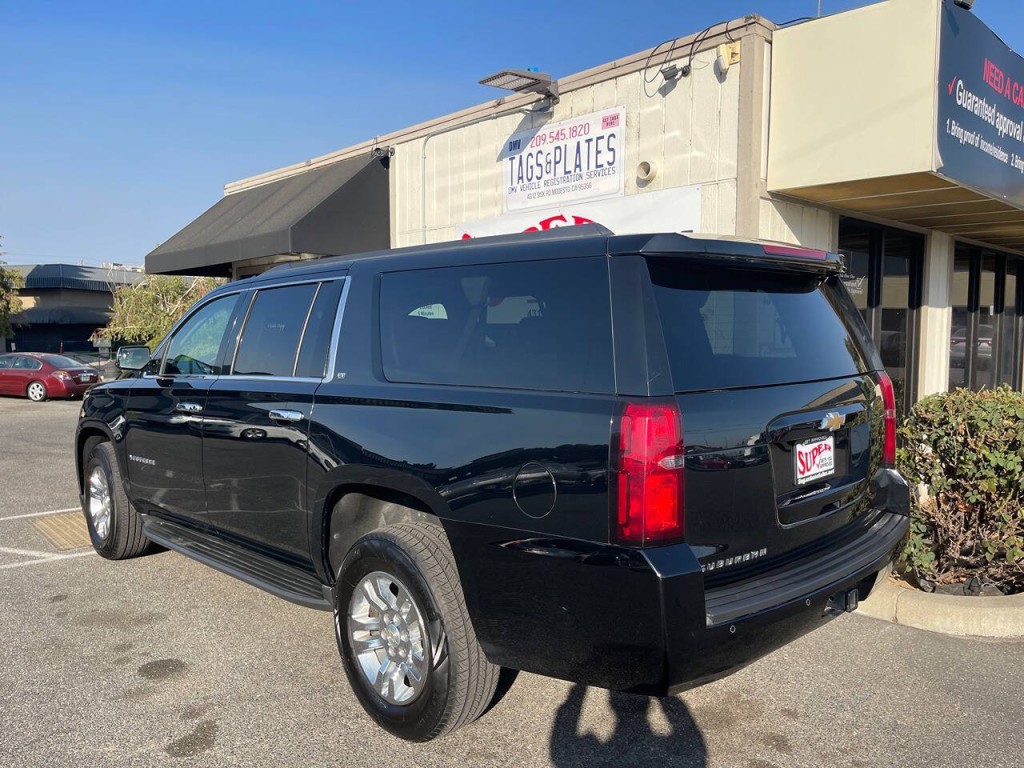 2016 Chevrolet Suburban Image 11