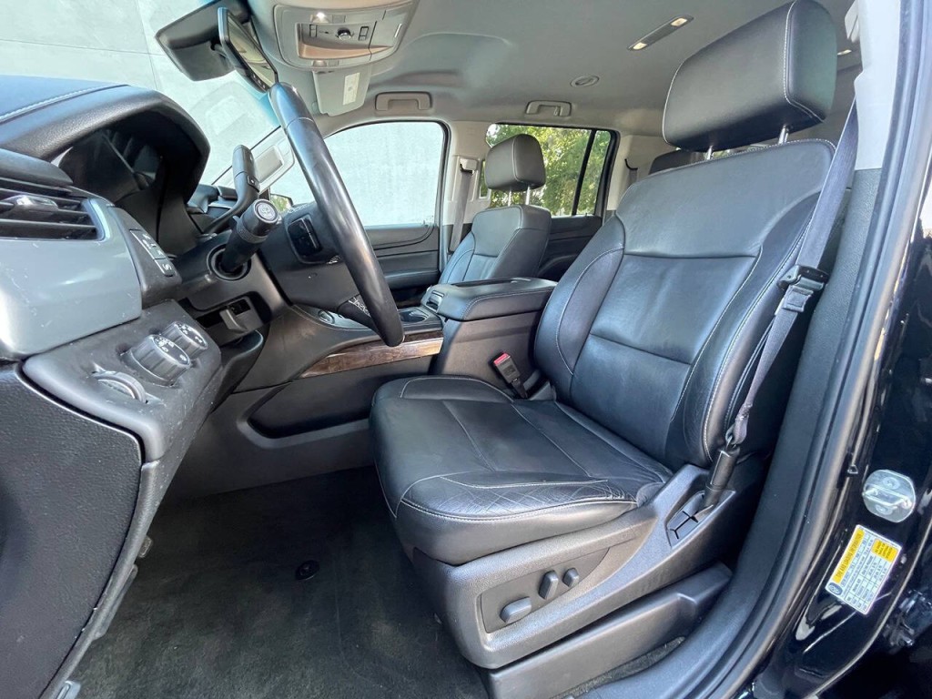 2016 Chevrolet Suburban Image 12