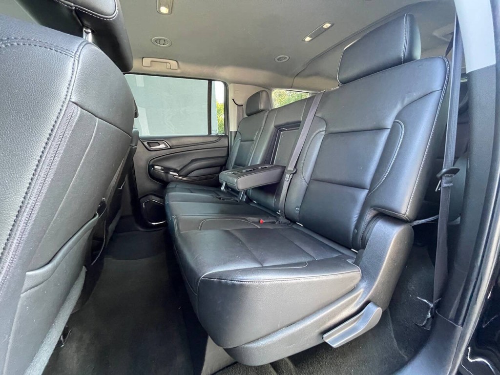 2016 Chevrolet Suburban Image 14