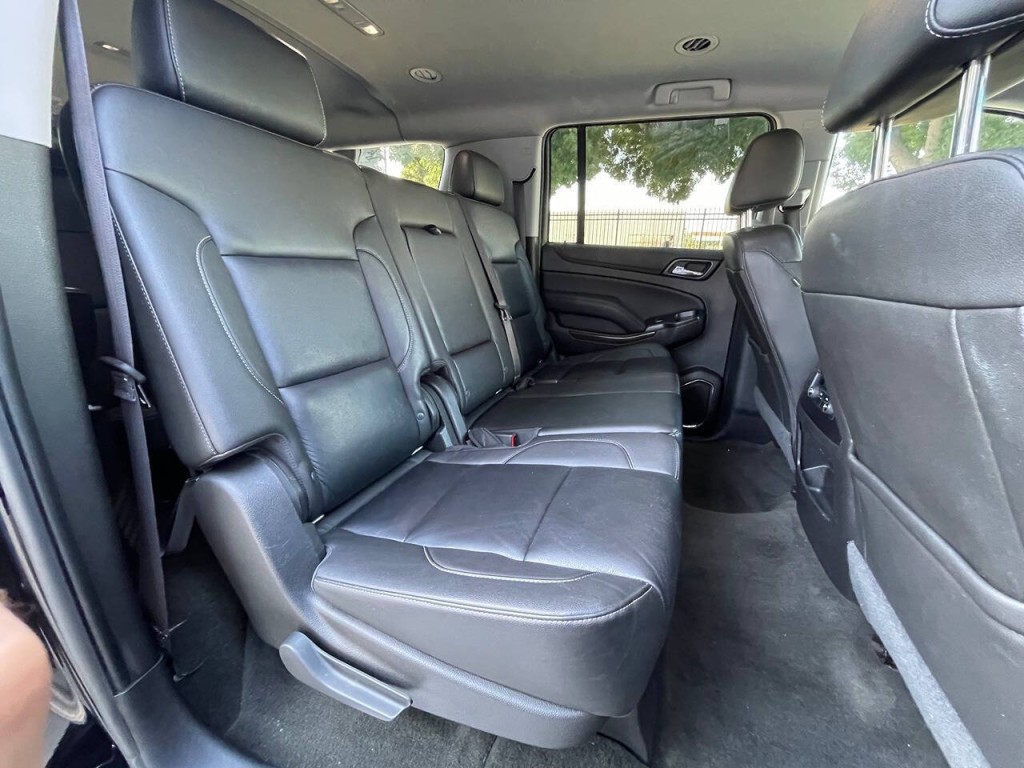 2016 Chevrolet Suburban Image 15