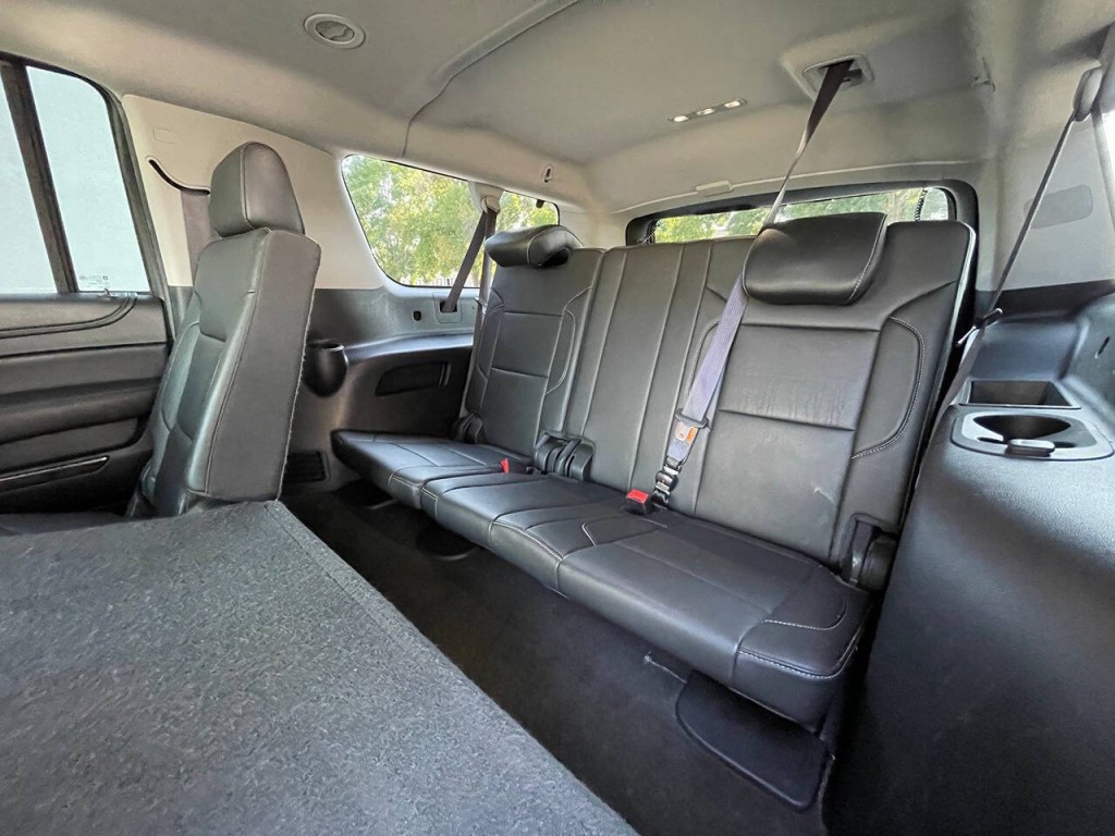 2016 Chevrolet Suburban Image 16