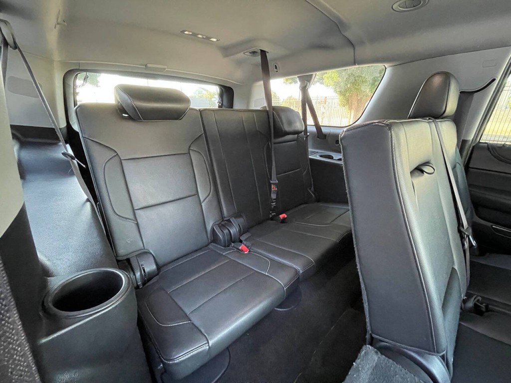 2016 Chevrolet Suburban Image 17