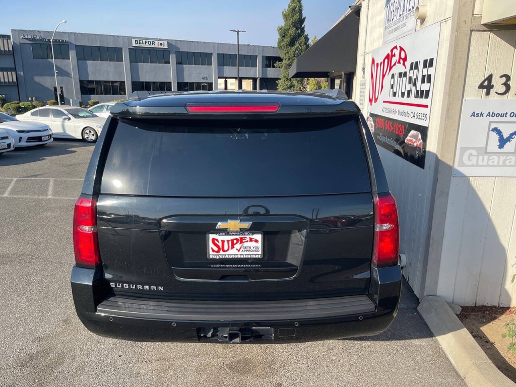 2016 Chevrolet Suburban Image 28