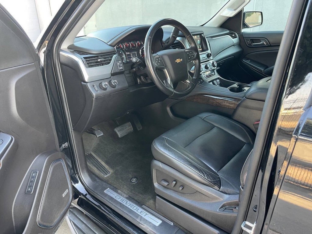 2016 Chevrolet Suburban Image 29