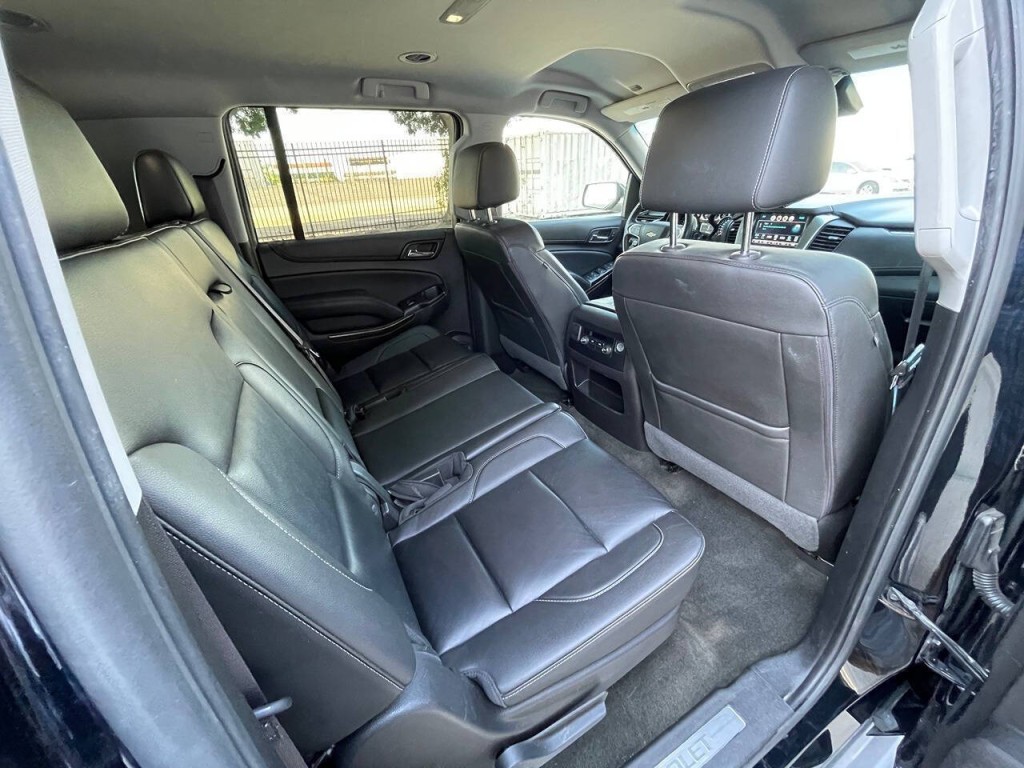 2016 Chevrolet Suburban Image 32