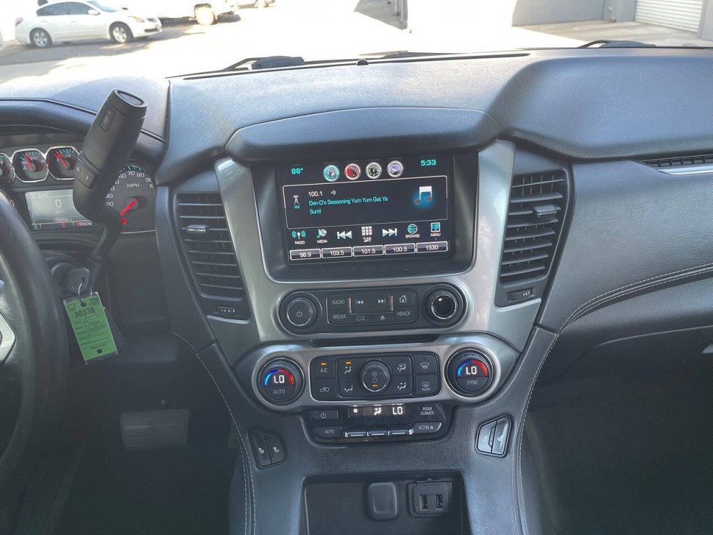 2016 Chevrolet Suburban Image 34