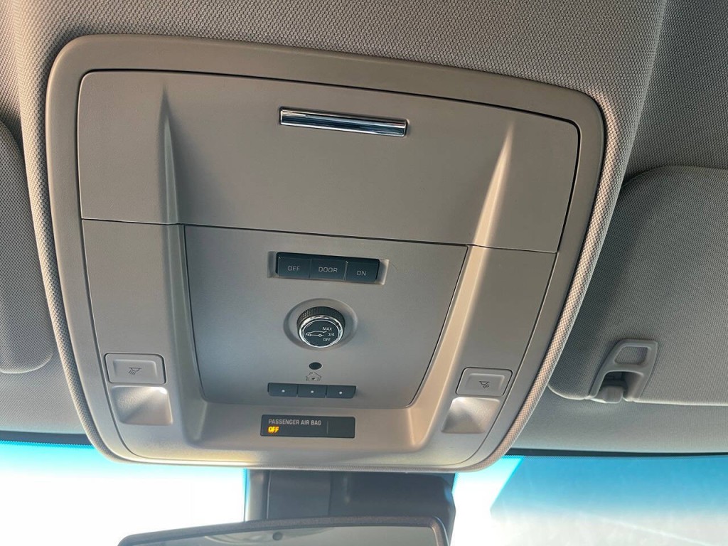 2016 Chevrolet Suburban Image 39