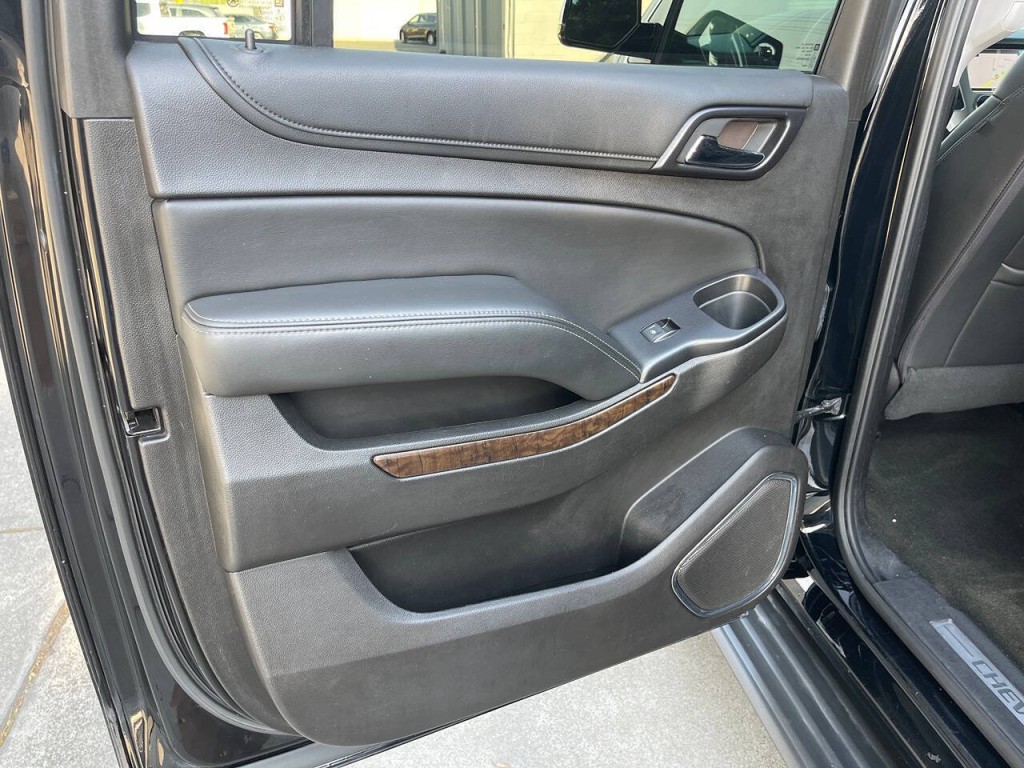 2016 Chevrolet Suburban Image 41