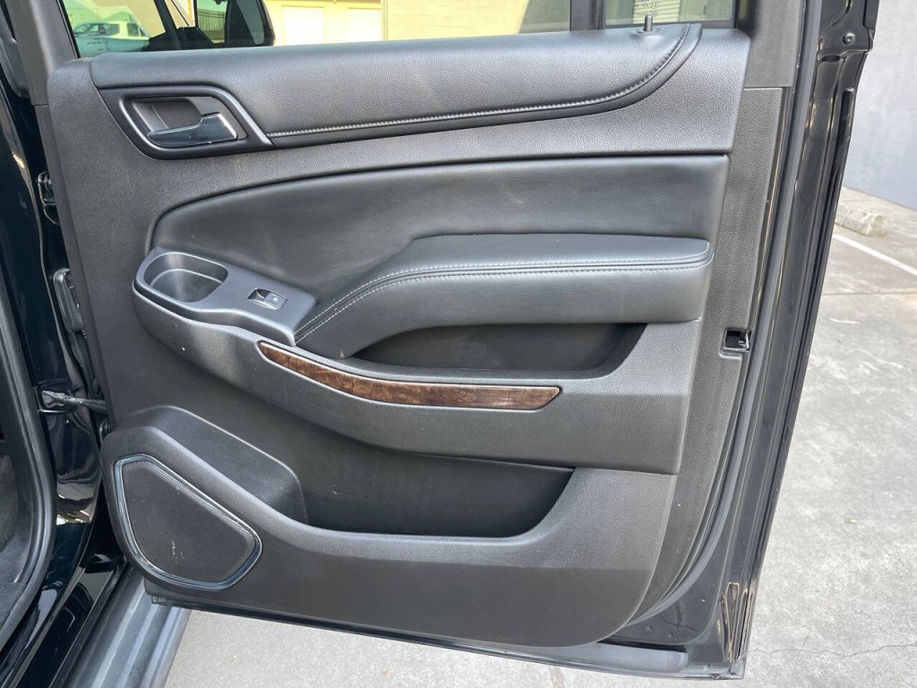 2016 Chevrolet Suburban Image 42