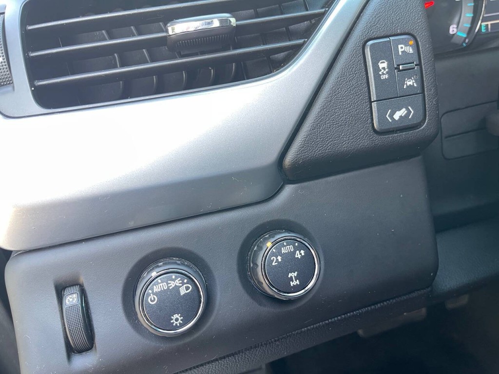 2016 Chevrolet Suburban Image 45