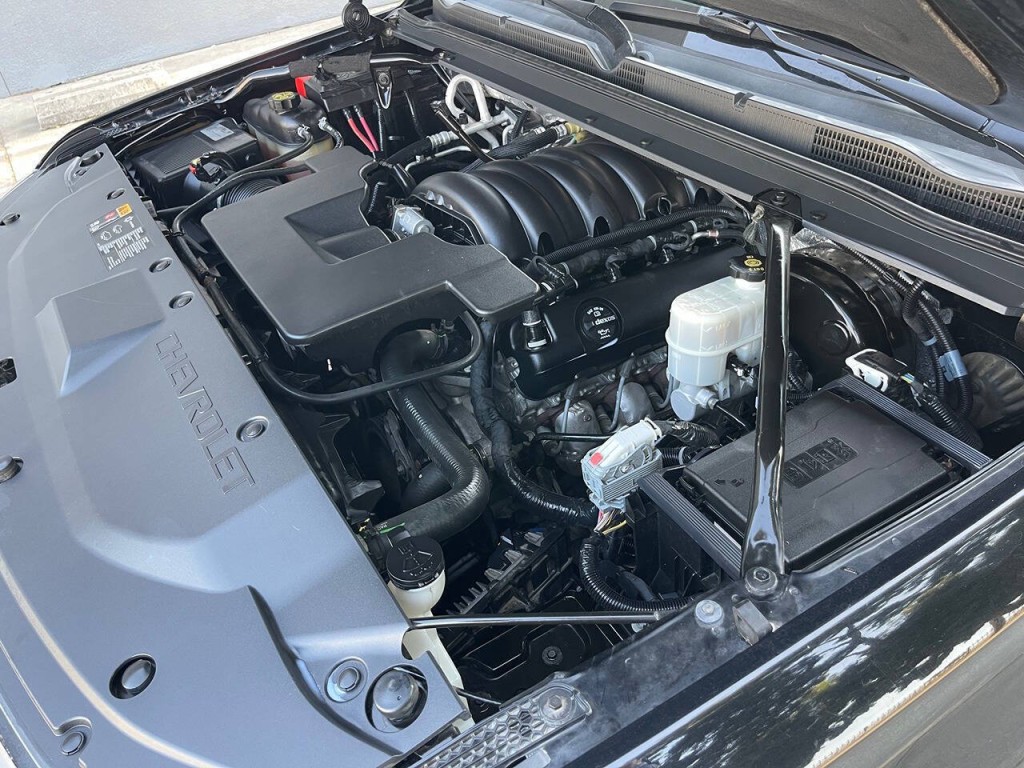 2016 Chevrolet Suburban Image 47