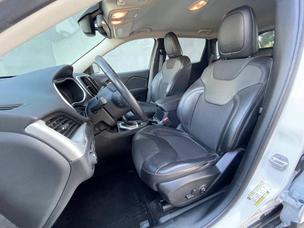 2018 Jeep Cherokee Image 12