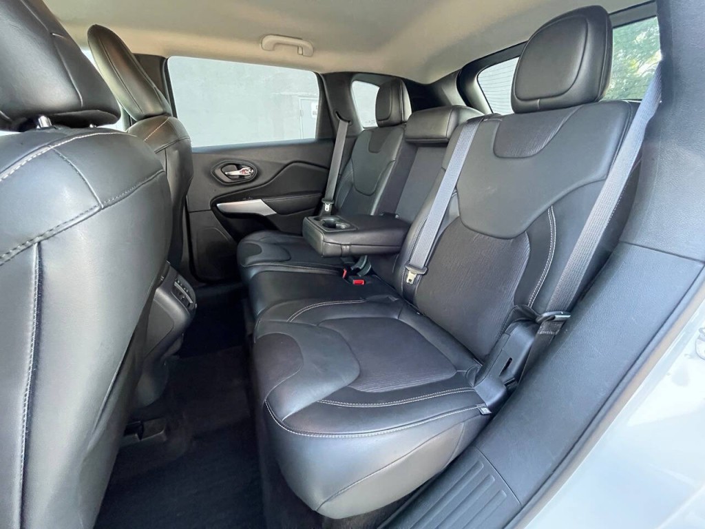 2018 Jeep Cherokee Image 14