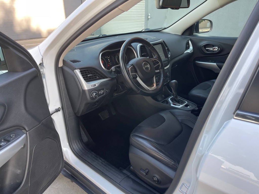 2018 Jeep Cherokee Image 29