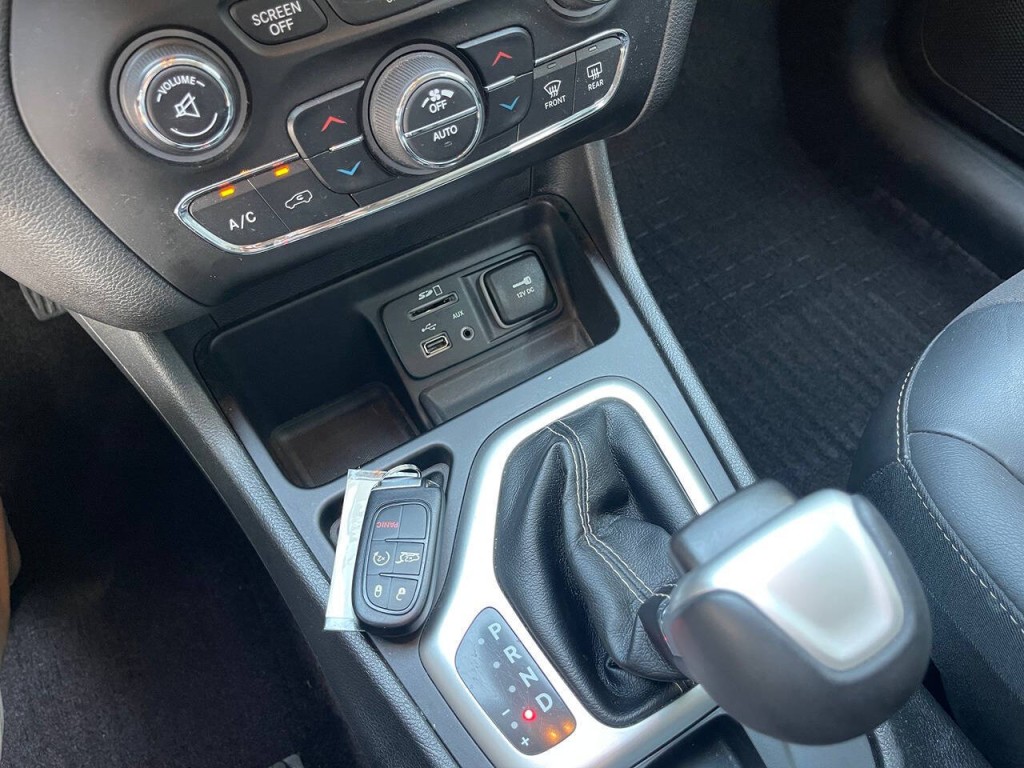 2018 Jeep Cherokee Image 36