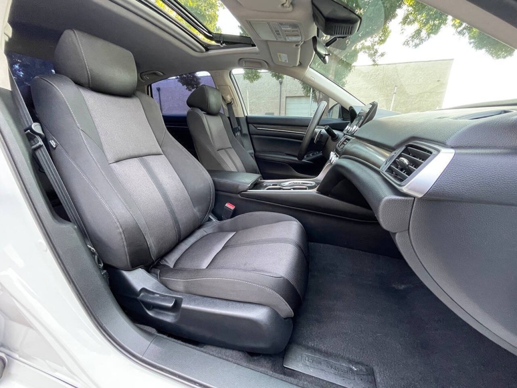 2020 Honda Accord Image 13