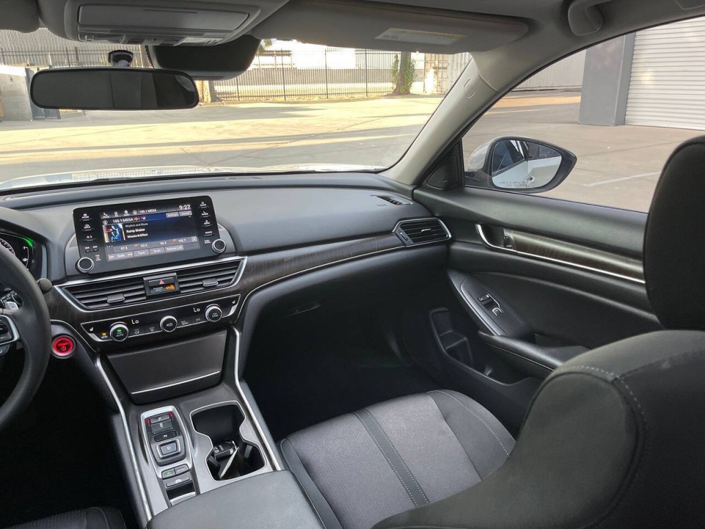 2020 Honda Accord Image 17