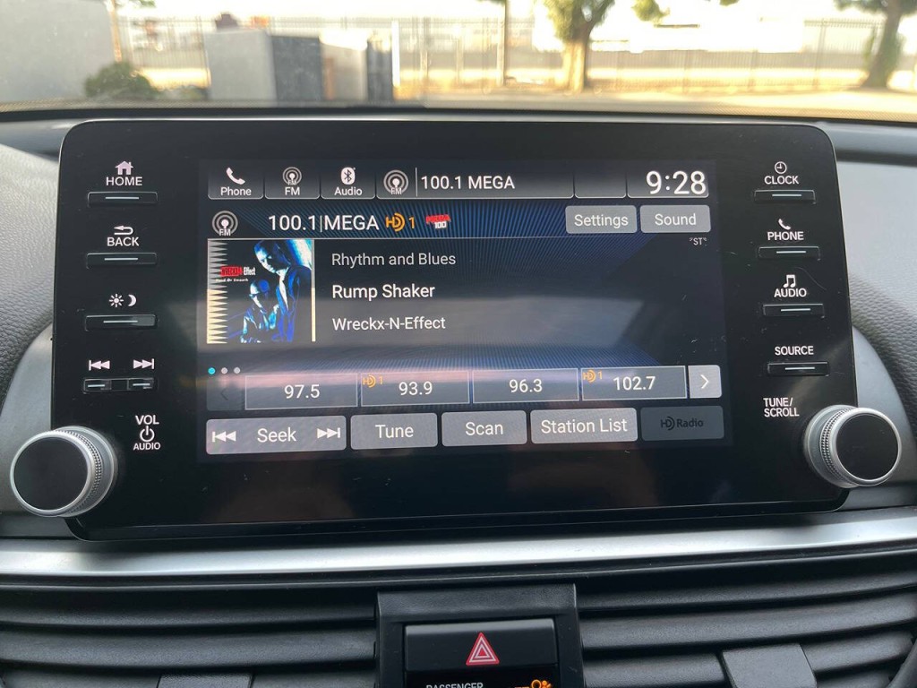 2020 Honda Accord Image 36