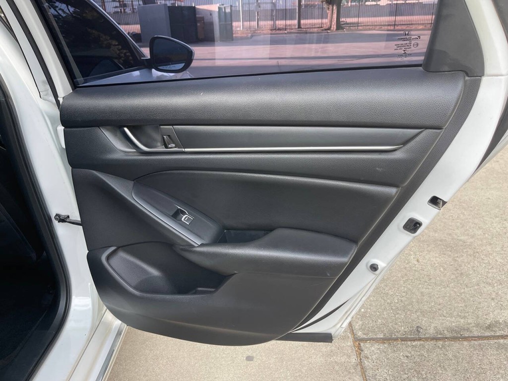 2020 Honda Accord Image 41