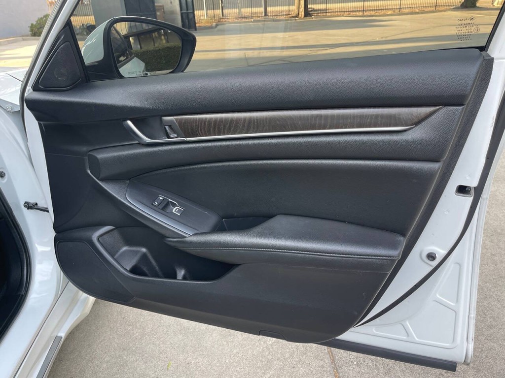 2020 Honda Accord Image 42