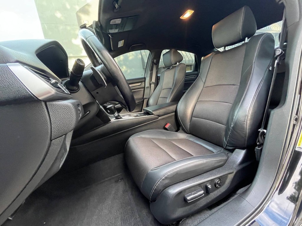 2018 Honda Accord Image 12